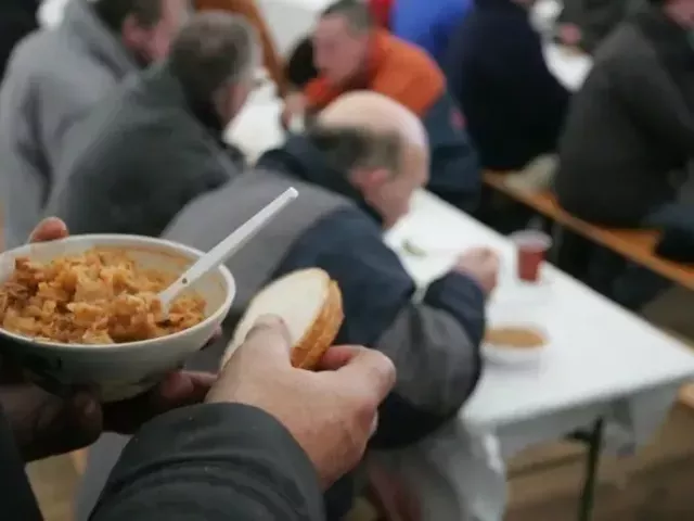 Ruszyła infolinia dla bezdomnych - 800 165 320