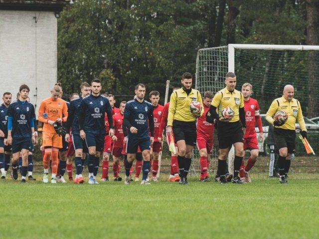 Gwardia góruje nad Błękitnymi