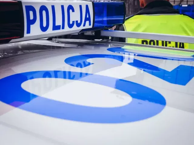 Pijany kierowca „walczył” z ulicą. Kolizje na Jagiellończyka w Szczytnie
