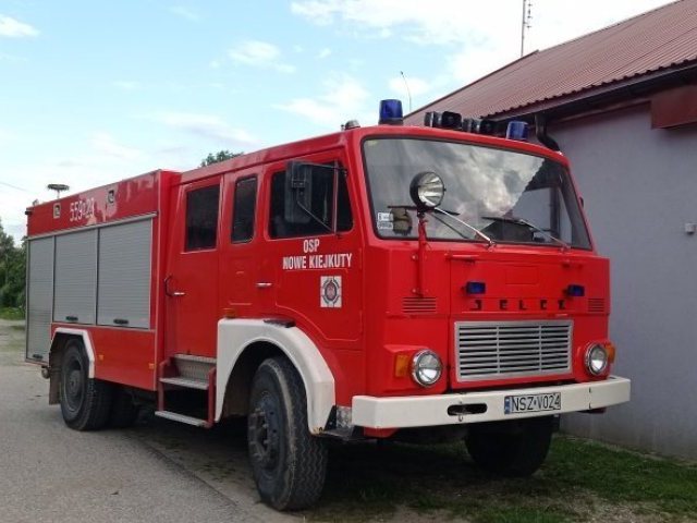 Gmina Dźwierzuty wystawia do przetargu 44-letniego strażackiego weterana