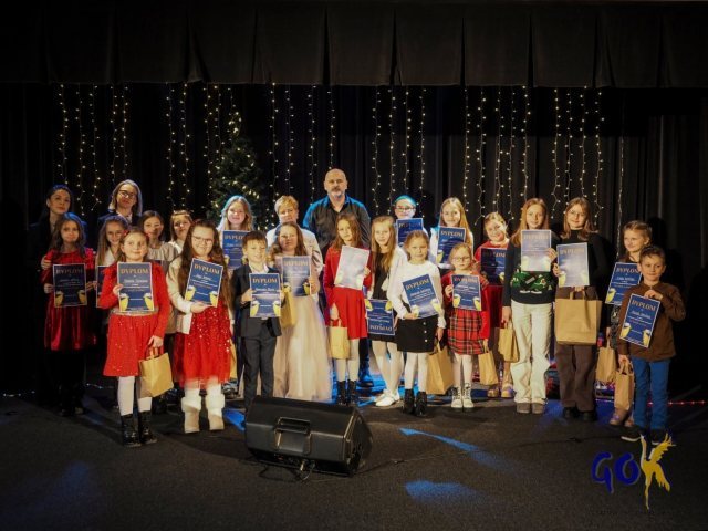 Świąteczne talenty w Gminnym Konkursie Kolęd i Pastorałek „Leć kolędo w świat” (zdjęcia)
