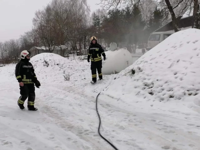 Groźba wybuchu! Strażacy zadbali o bezpieczeństwo