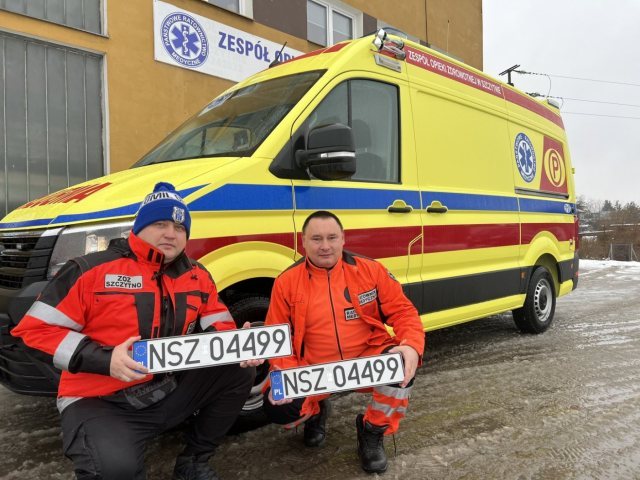 Elektryczne nosze i nie tylko. Nowoczesny sprzęt trafił do szczycieńskich ratowników