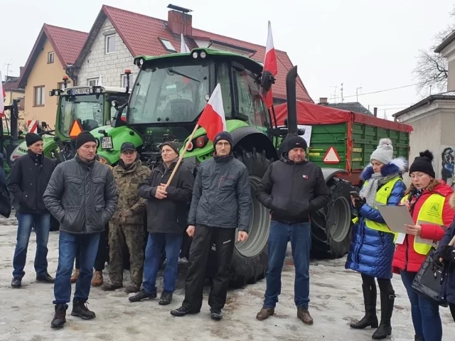 Rolniczy protest na drogach w Jedwabnie i Rozogach (zdjęcia)