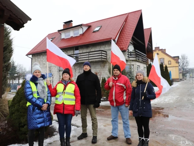 Głód poczujesz, rolnika uszanujesz! Transparenty, traktory, rolnicy protestują na drogach (zdjęcia)