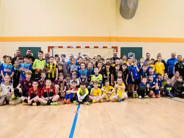Młodzi piłkarze z Ełku zwycięzcami pierwszego dnia GieKsa Cup 2024