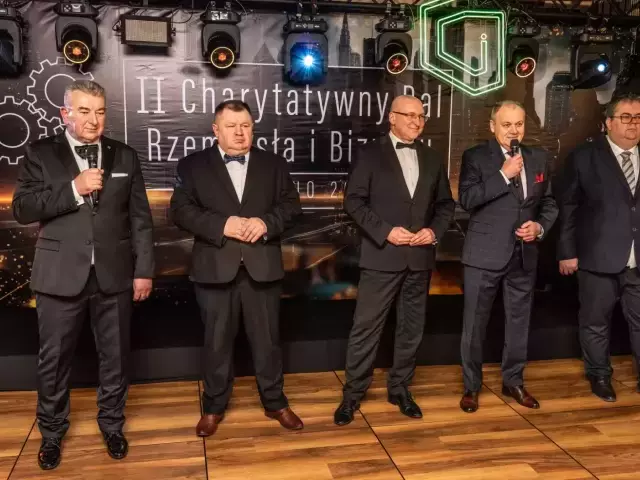 Bal marzeń dla „Promyka”. Tańce, zabawa, rozmowy, licytacje i... serca pełne dobroci! (zdjęcia)