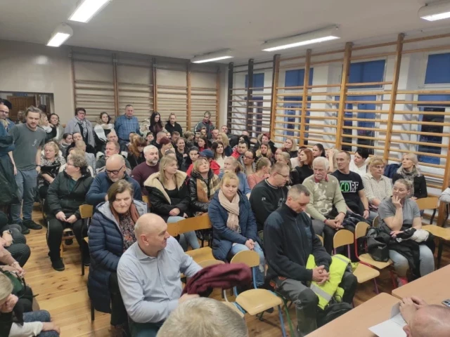 Co dalej ze szkołą w Gromie? Czy wróci pod skrzydła samorządu? (zdjęcia)
