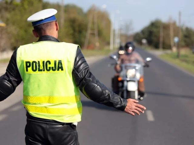 Sezon motocyklowy 2024 rozpoczęty. Policjanci ze szczycieńskiej drogówki apelują o rozwagę