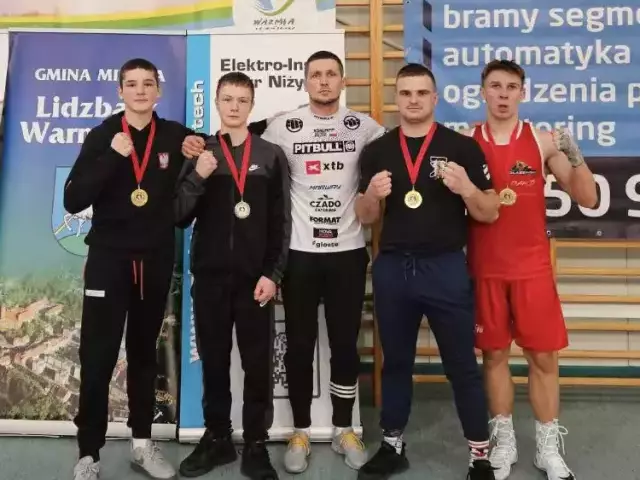 Bokserska kuźnia talentów w Szczytnie. Zenon Jagiełło z nagrodą Polskiego Związku Bokserskiego
