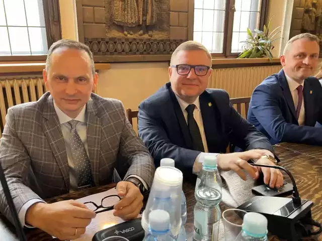 Nowe oblicza władzy w Szczytnie. Emocje wokół wyboru wiceprzewodniczących