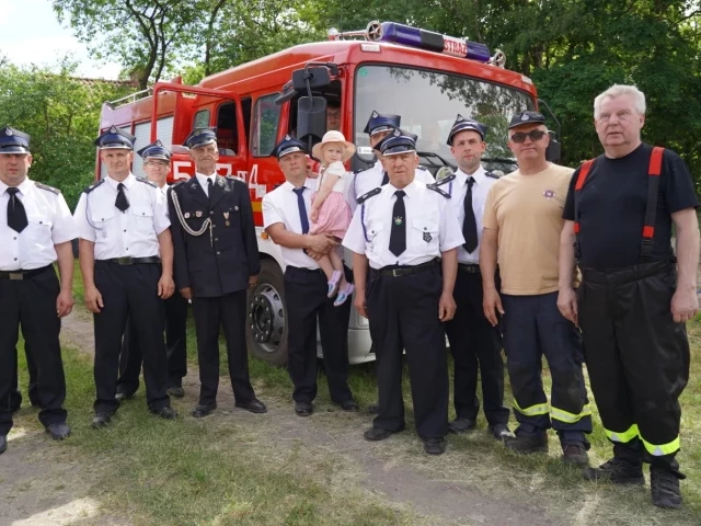 Nowy wóz bojowy dla OSP Jurgi. Bezpieczeństwo mieszkańców na wyższym poziomie
