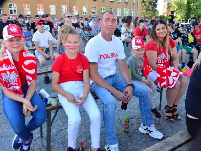 Klimatyczne miejsce dla kibiców. Na dziedzińcu ratusza ruszy strefa kibica