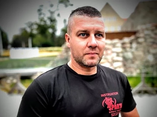 Aspirant Tomasz Bielski, dzielnicowy z pasją. Po służbie „walczy” o dobro zwierząt i kulturę