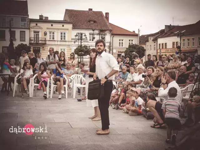 Magia teatru ulicznego w Pasymiu. Festiwal Sztuki zachwycił mieszkańców i turystów (zdjęcia)