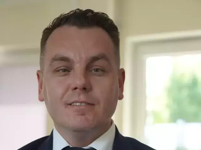 Specjaliści za niemałą kasę. Co dzieje się w Rozogach?