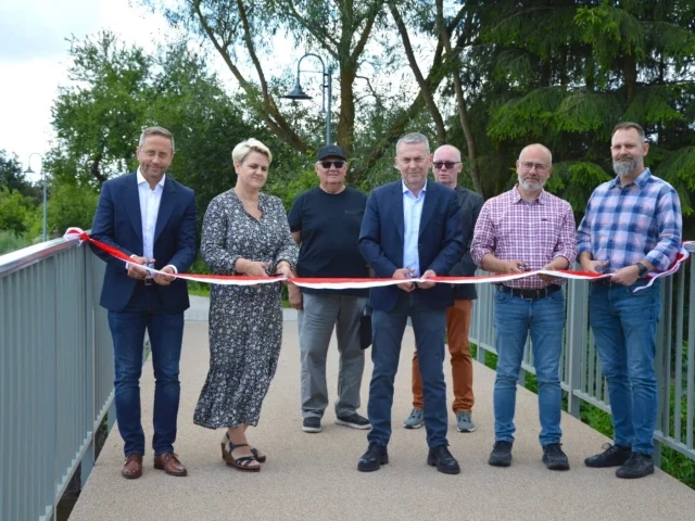 Nowa kładka pieszo-rowerowa nad Omulwią już gotowa
