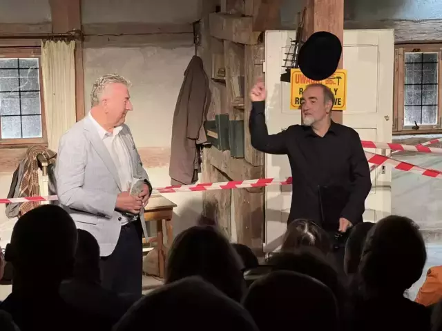 Bank Spółdzielczy w Szczytnie zakochany w Teatrze Chochół – sezon zakończony spektaklem „Karafka Maeterlincka” (zdjęcia, video)