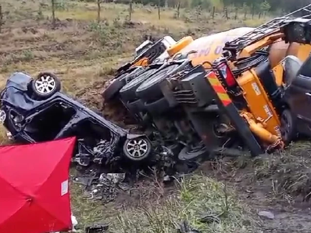Tragedia na trasie Olsztyn-Szczytno – jedna osoba nie żyje. Droga zablokowana