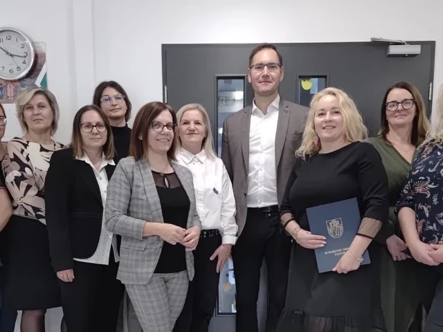Burmistrz Nowociński dziękuje bohaterom codzienności – Dzień Pracownika Socjalnego