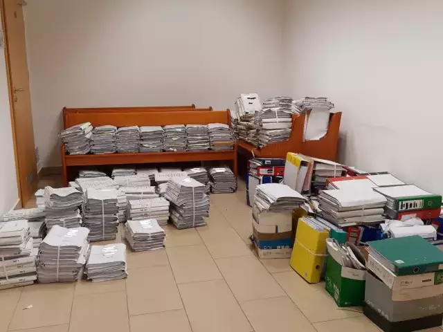 42 oskarżonych, 7 lat dotacji i pytania bez odpowiedzi – początek procesu 