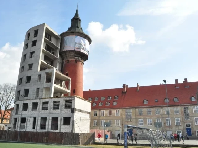 Historyczna decyzja na horyzoncie – wieża ciśnień wróci do miasta? (na żywo)