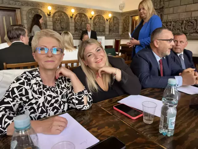 Ostre słowa radnych z Klubu Razem dla Mieszkańców: - „Porozumienie stołkowe i brak szacunku”