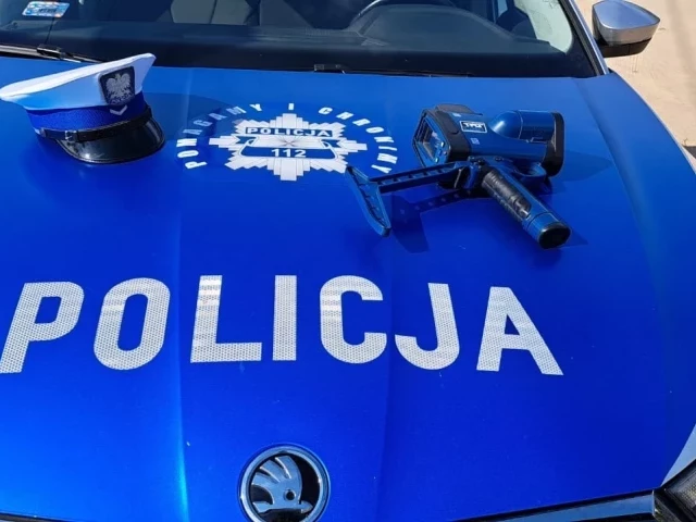 Mieszkaniec gminy Świętajno... rzucił się na samochód. Przedświąteczne nerwy na drodze