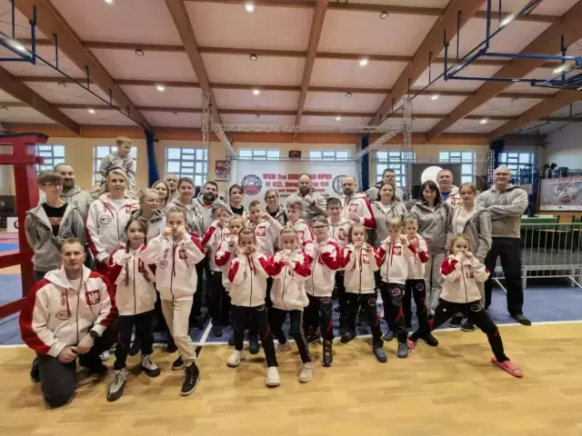 12 medali i podwójni triumfatorzy. Młodzi karatecy z Nogore zdobywają Europę