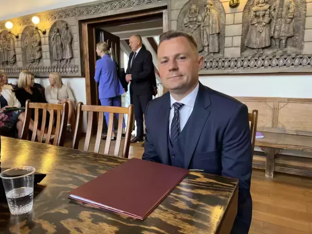 Burmistrz buduje programową koalicję. Czy 12 radnych da stabilizację?