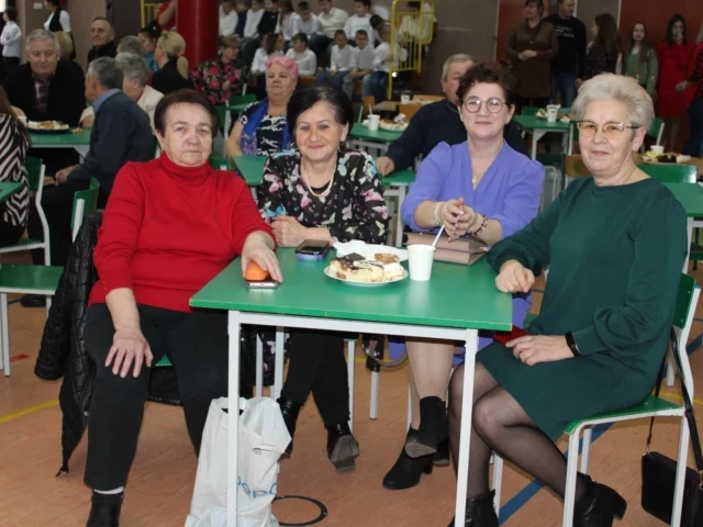 Babcie i dziadkowie świętowali w Klonie. Były wzruszenia i moda (zdjęcia)