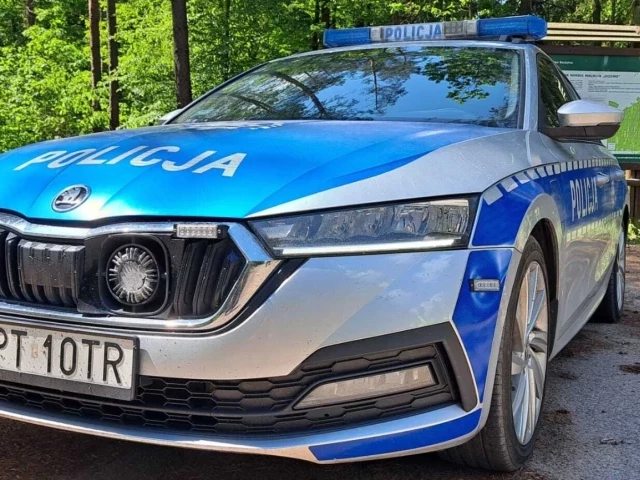 Pędził 101 km/h ulicami Dźwierzut. Stracił prawo jazdy i dostał surowy mandat
