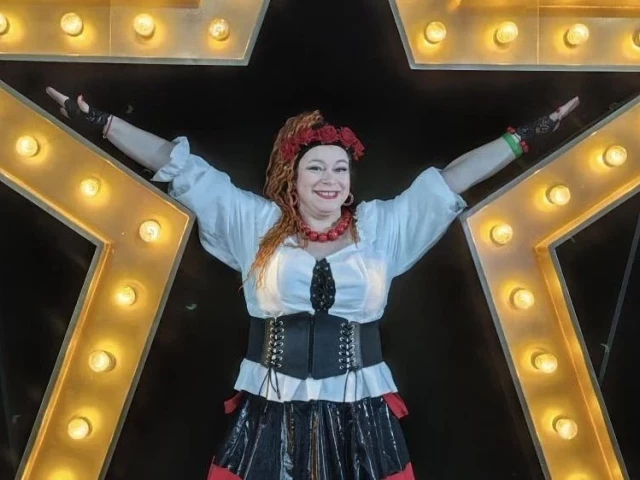 Monika Błaszczyk z Pasymia rozkochała jurorów „Mam Talent”. Oto „psia baba”, której duszę uleczyły drzwi i kury
