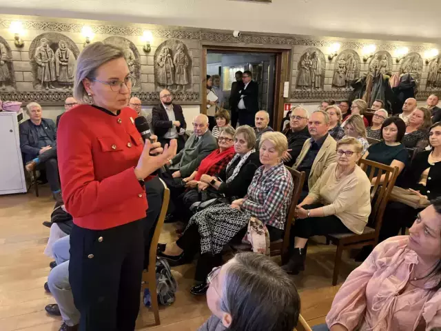 Minister Porowska rozmawiała z organizacjami pozarządowymi w Szczytnie (zdjęcia)