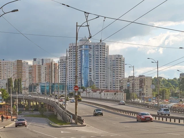 Dlaczego zasady ruchu drogowego są kluczowe dla kierowców?