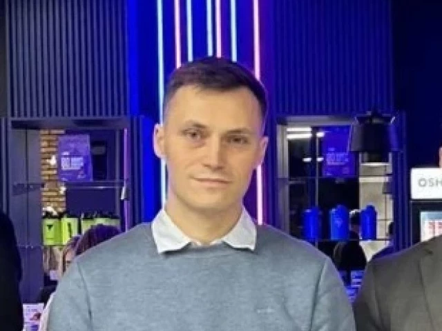 „Woda gratis, motywacja bezcenna”. Michał Pisarek o tym, dlaczego warto ruszyć się z kanapy