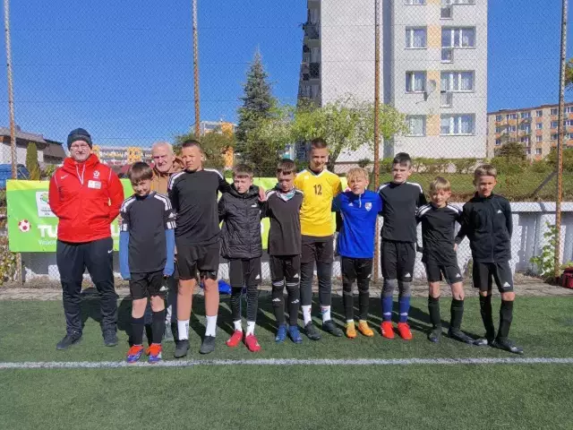 Młodzi piłkarze SSP nr 4 bezkonkurencyjni w turnieju o Puchar Tymbarku