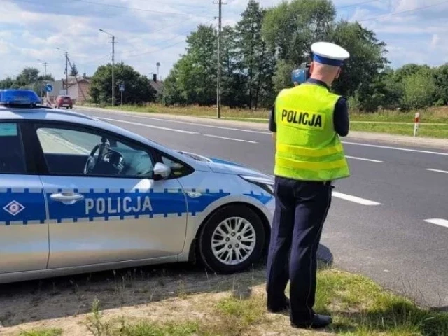 W Świętajnie i Dąbrowach padły rekordy prędkości – są mandaty i utrata praw jazdy