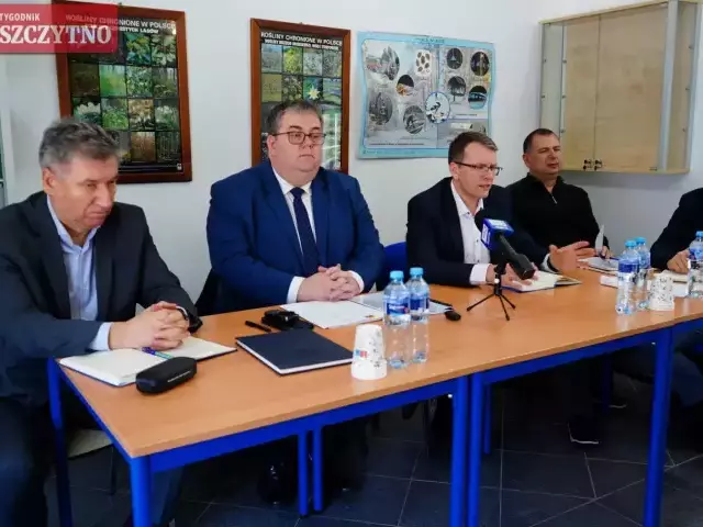 Czy dotacja pomoże uratować jezioro? Woda znika z jeziora Świętajno