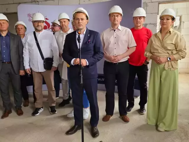 Pierwsze wejście na wieżę. Po latach obiekt wrócił w ręce miasta (wideo)