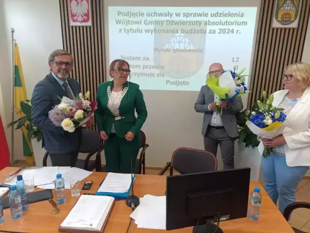 Wójt Dariusz Tymiński z absolutorium i wotum zaufania. Debiut z jednogłośnym wynikiem