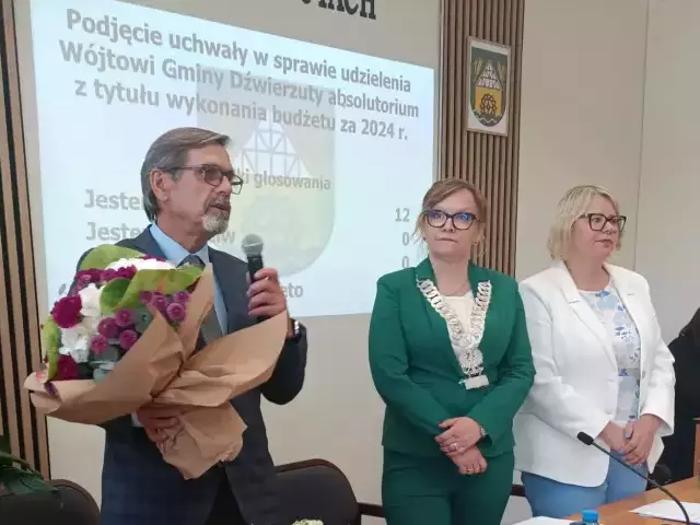 Jednogłośne TAK dla Dariusza Tymińskiego. Dźwierzuty z absolutorium i emocjami