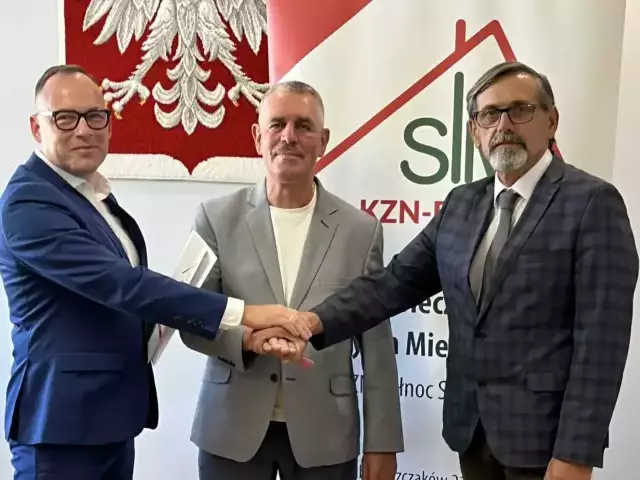 Piotr Pachucki zbuduje 10 mieszkań w Orzynach. Umowa już podpisana
