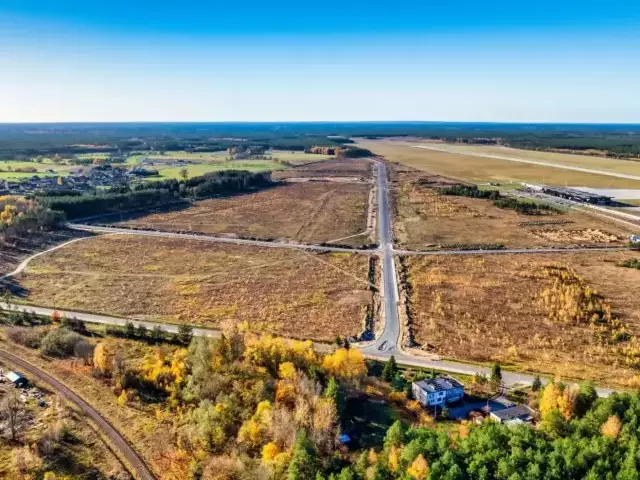 Ponad 60 mln zł włożone, a inwestorów brak. Kolejna próba sprzedaży gruntów w Szymanach