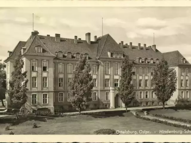 Pocztówka ze Spychowa i tajemnice ulicy Cesarskiej. Nowa opowieść Witolda Olbrysia