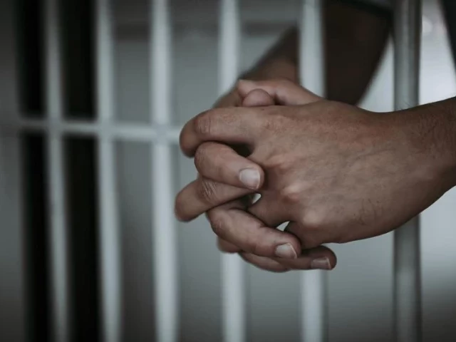 Uciekli przed alimentami, nie przed sprawiedliwością. Dwóch poszukiwanych w rękach Policji