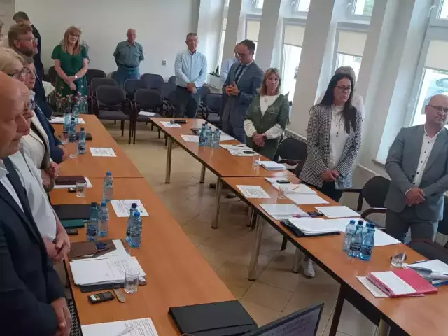Nad radnym wisi dyscyplinarka. Radni podzieleni