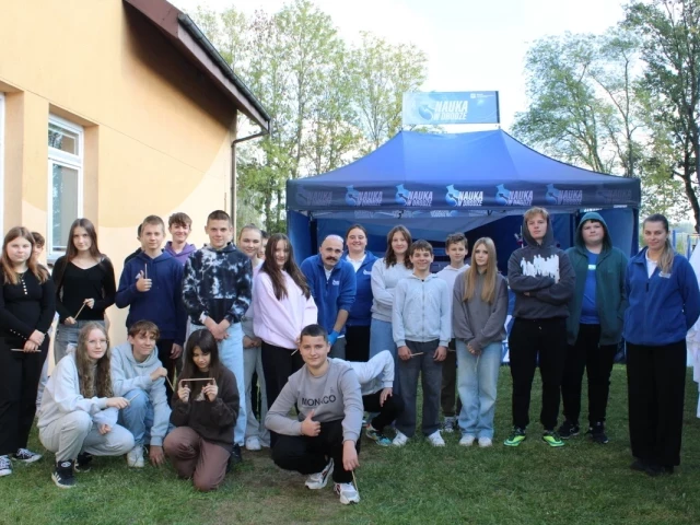 Nauka na kołach. Naukobus zatrzymał się w Klonie (zdjęcia)