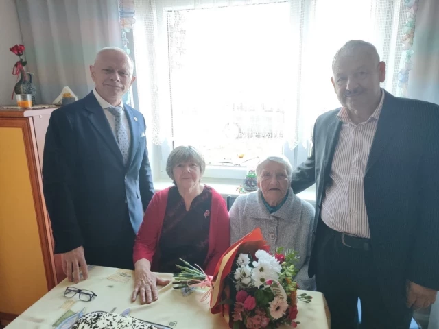 100 lat pani Anny z Targowa! 10 dzieci, 25 wnuków i 35 prawnuków – żywa legenda rodziny