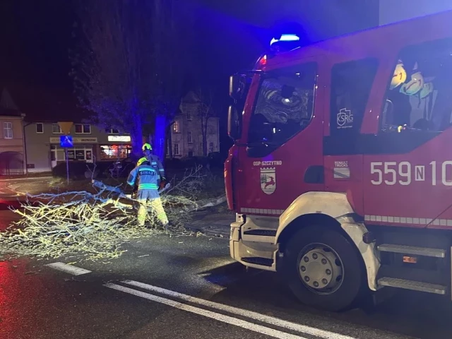 Silny wiatr w regionie. Druhowie ze Szczytna i Pasymia w akcji